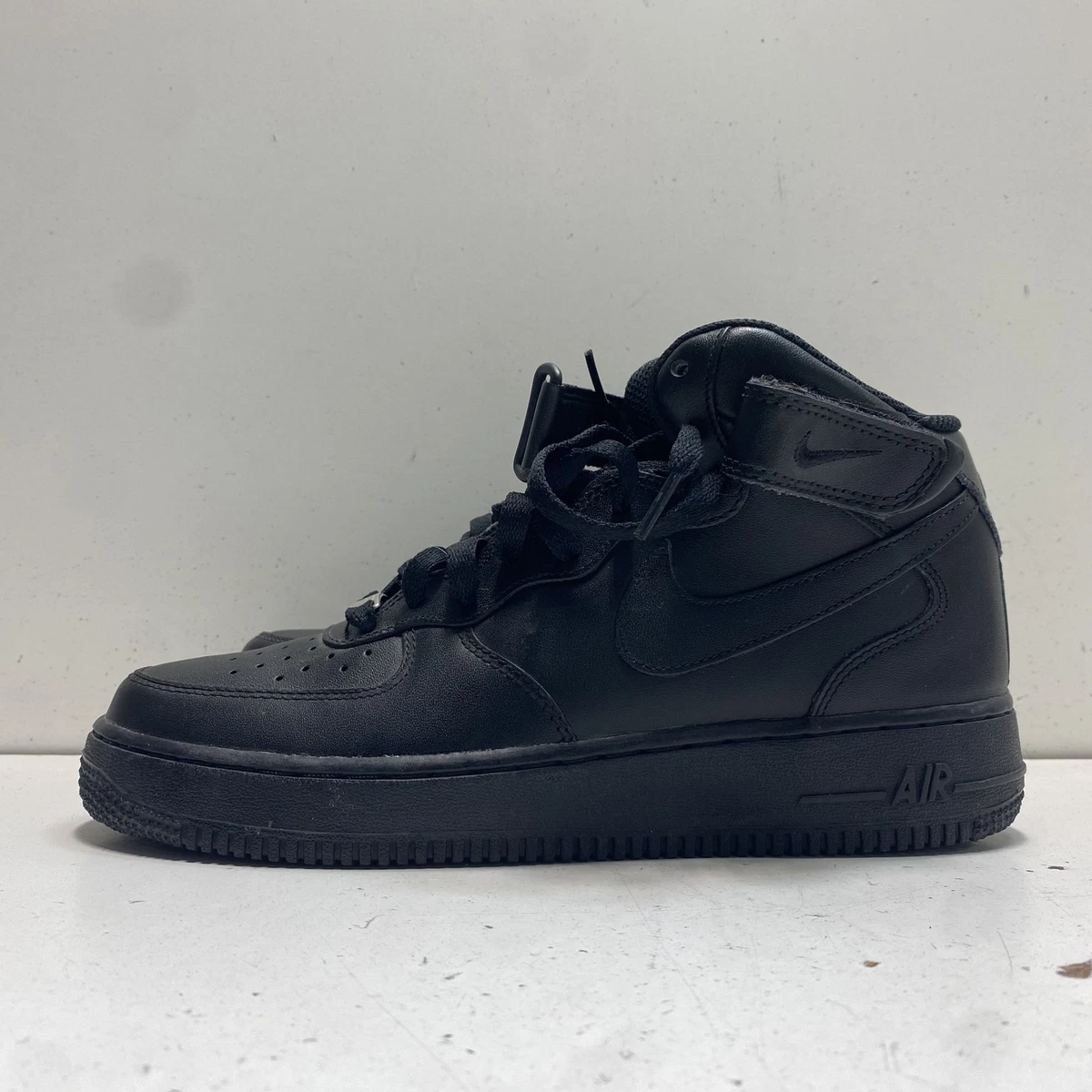 Preços baixos em Nike Air Force 1 '07 Mid Triple Black W | eBay