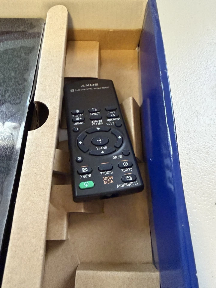 Sony DPF-D1010 Digital Photo Frame 10.2" S-Frame with LED Brand New - Image 4 of 4