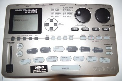 Zoom RT-323 RhythmTrak Drum Machine Bass Machine Beat Sequencer Groove Box