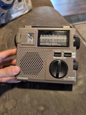 Grundig FR200 Radio AM FM SW Emergency Radio Flashlight Self Recycle Powered