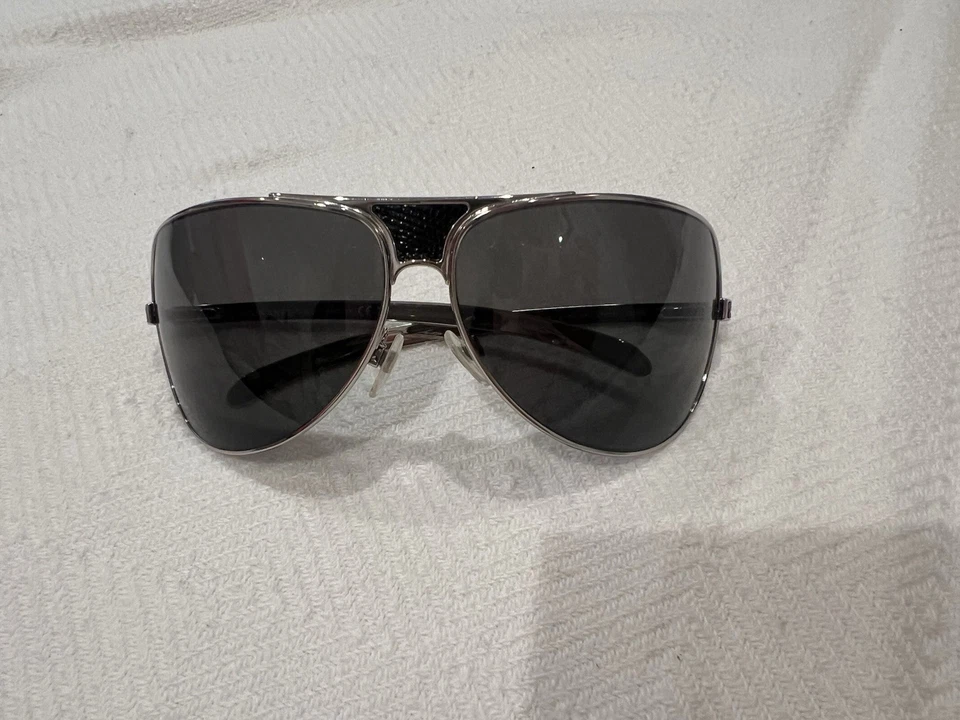 Gafas de sol Chanel Aviator con estuche y tela Foto 4 de 4