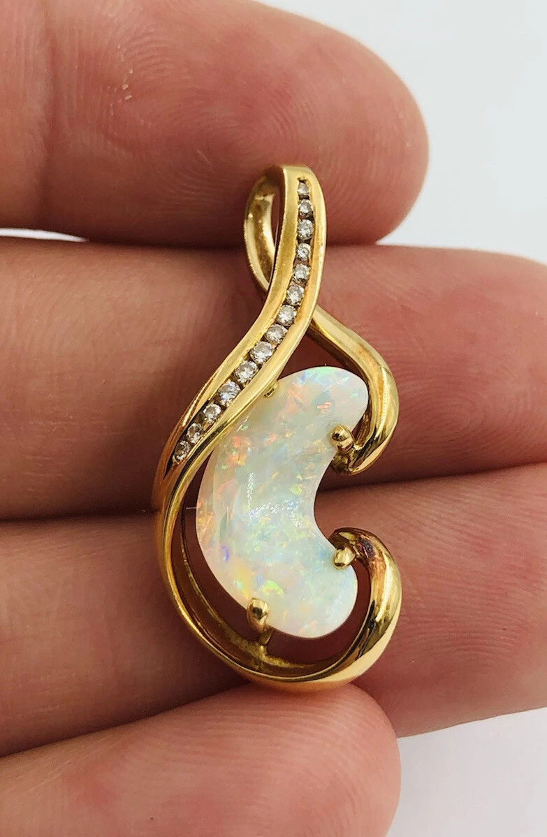 Pendentif authentique vintage GUCCI or jaune 18 carats et opale de feu australienne et diamant