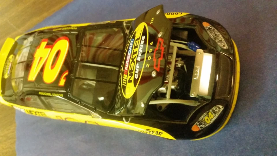 RICHARD PETTY 2004 TEMPORADA INAUGURAL METAL FUNDIDO A PRESIÓN NASCAR NEXTEL AUTÓGRAFO  Foto 4 de 4