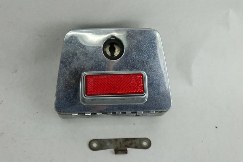 1986-1999 Yamaha xv700  XV1100 S Virago OEM Rear Trunk Storage Luggage Box  - Image 3 of 4