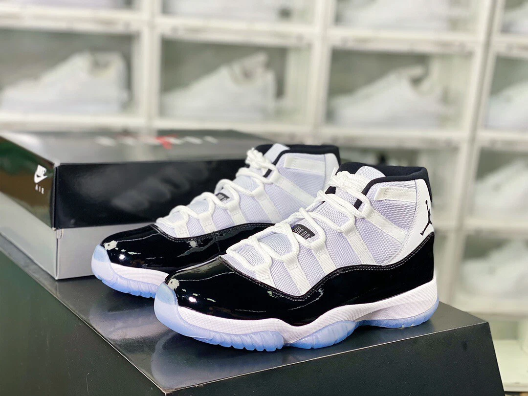 SALE AIR Retro JORDAN JORDAN 11 Air 11 RETRO atmos シューズ(男性用)