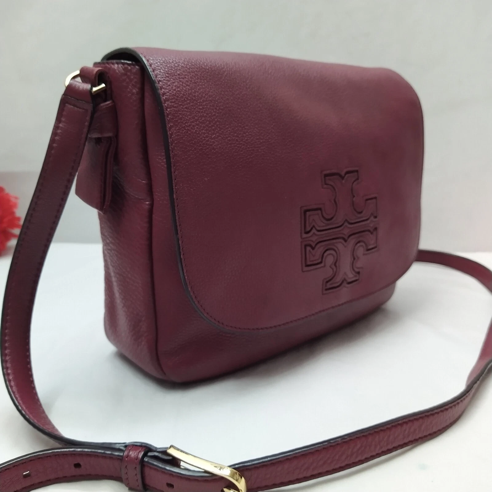 Borsa a tracolla Tory Burch in pelle bordeaux con chiusura con patta