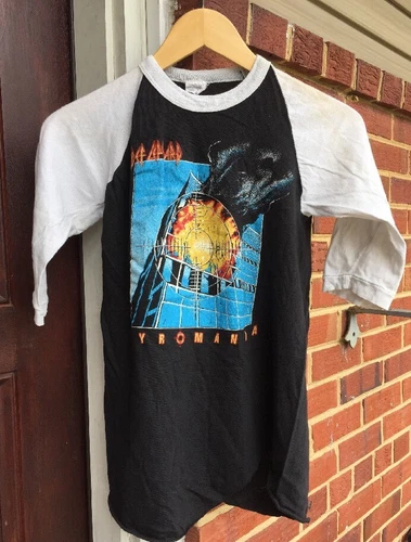 80's DEF LEPPARD Pyromania Concert Tour 3/4 Sleeve T Vintage vintage concert t-shirt, vintage, single stitch, B+ condition