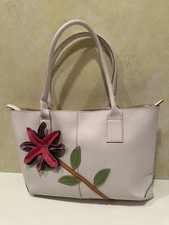 MELLOW WORLD WHITE COLORED 3D FLOWER LEATHERETTE PURSE Easy To Wipe Clean