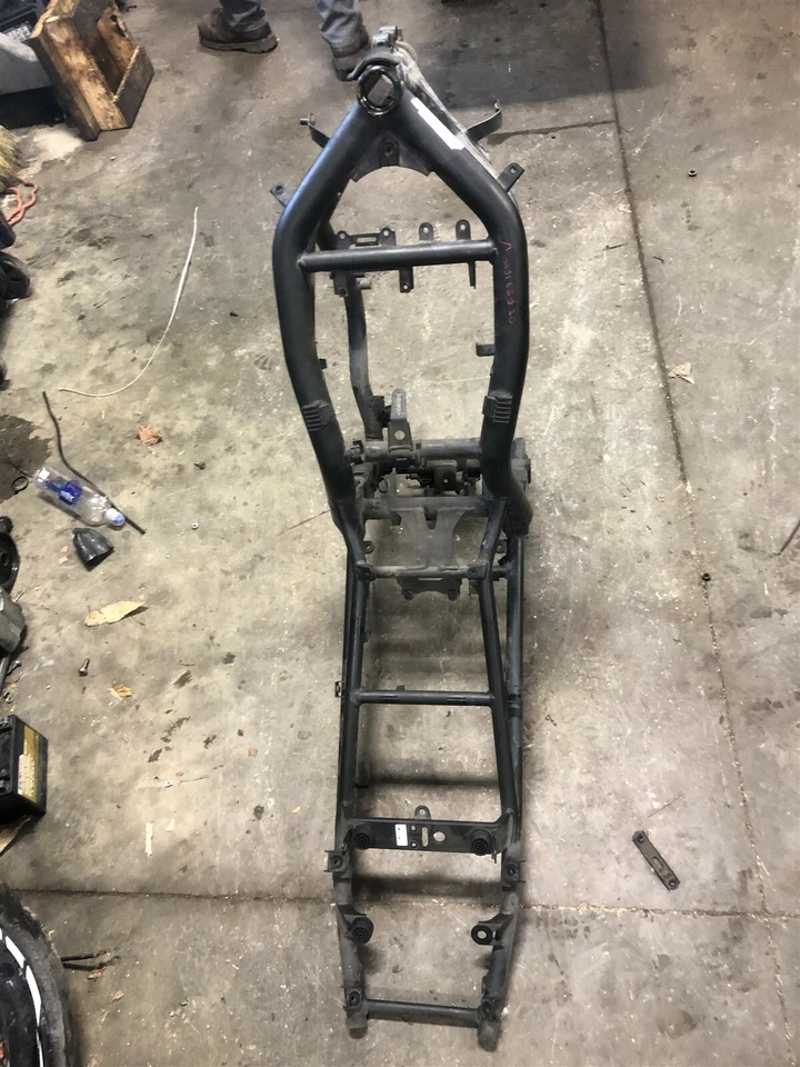 06 Yamaha FZ1 FZ 1 1000 FZ1000 Fazer Frame Chassis - Image 2 of 4