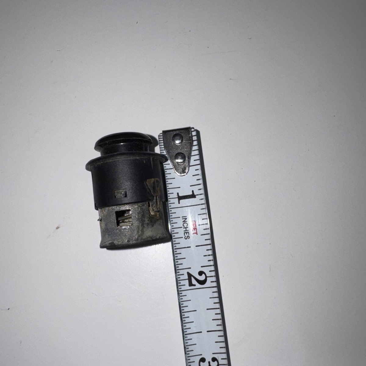 benz cigarette Mercedes Of North America Advertising Ashtray Diesel Engines Rare A pushdown of the hood ornament disengages the lock to open the hinged interior for holding cigarettes Mercedes Benz cigarette case