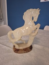 SCULTURA IN ALABASTRO DI CAVALLO RAMPANTE