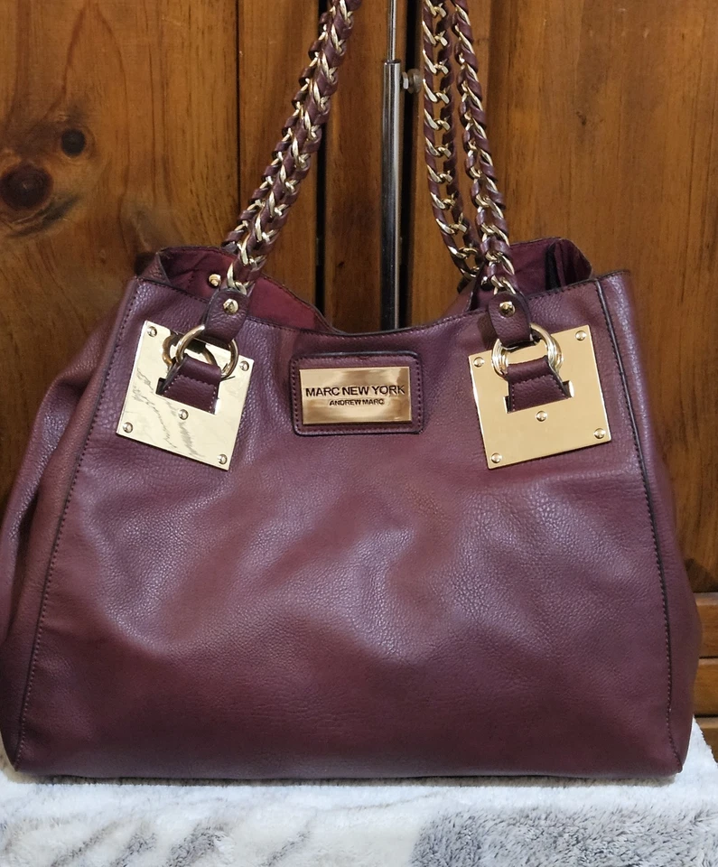 MARC JACOBS NEW YORK Large Leather Shoulder Bag Handbag GREAT CONDITION - Image 2 of 4