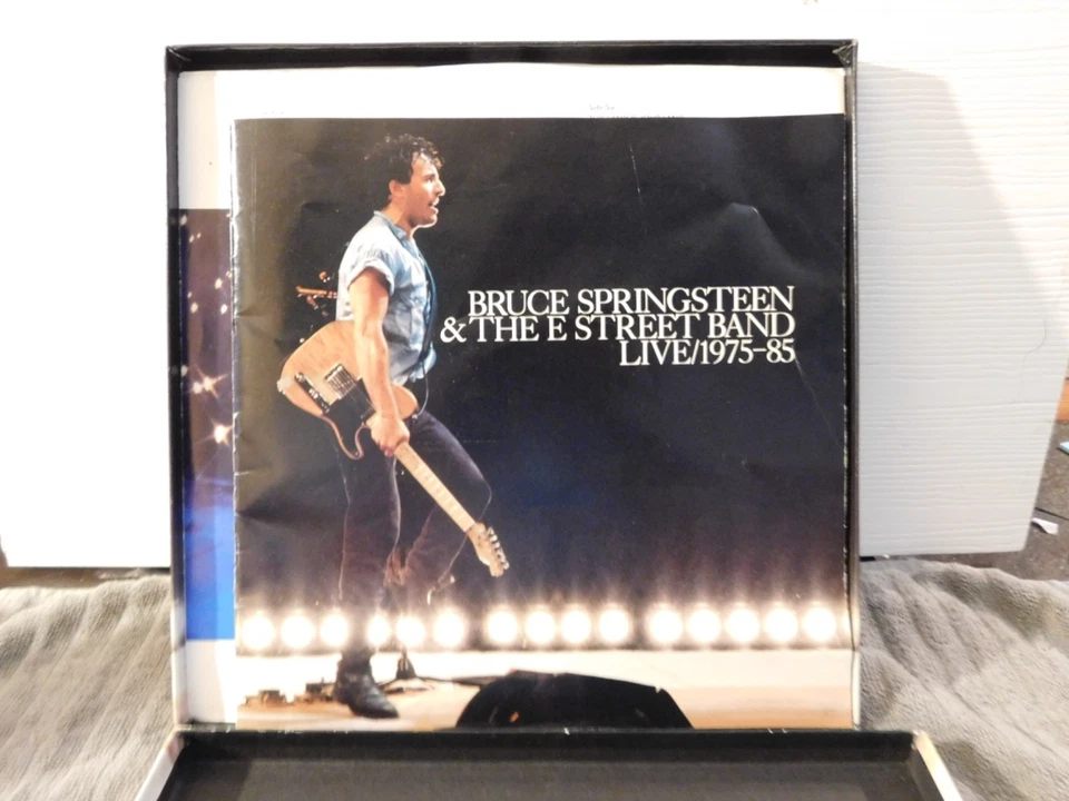 BRUCE SPRINGSTEEN AND THE E STREET BAND / LIVE 1975-1985 5 LP BOXSET - READ - Image 3 of 4