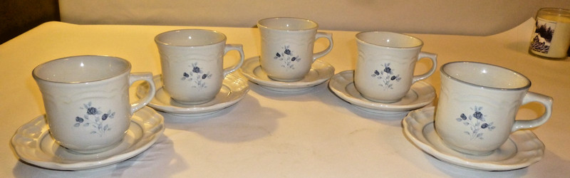 5 Sets Pfaltzgraff Poetry Blue Rose Glossy Cups & Saucers Coffee Tea 1 has FLAWS