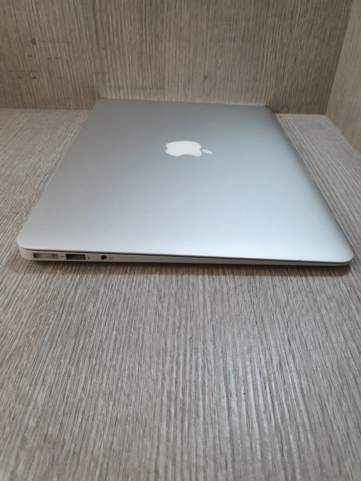 Apple MacBook Air 13" 2015 · i5 · 8GB · 250GB, photo 4 of 5