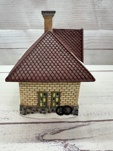 Dept 56 Apple Valley School - New England Christmas Village Series 1996 - Picture 5 of 18