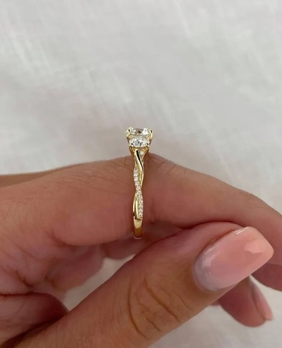3.00 Ct Round-Cut VS1 Lab Grown Diamond Three Stone Wedding Ring 14k Yellow Gold - Picture 4 of 6