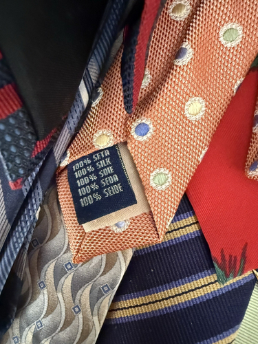 Lot of 20 100% Silk Neck Ties for Crafting, Quilting, Patchwork, Etc. - Picture 8 of 10