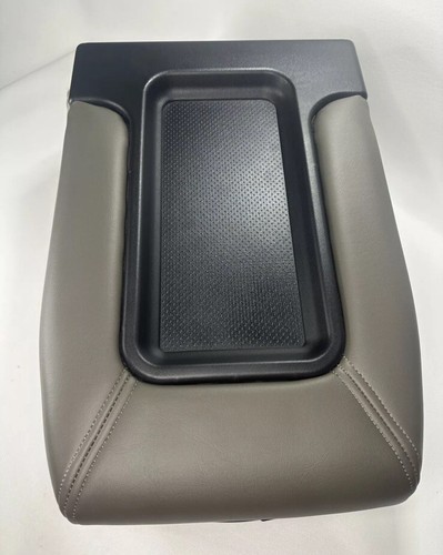 99-06 CHEVY SILVERADO GMC SIERRA CENTER CONSOLE ARM REST JUMP SEAT GRAY - Picture 3 of 11