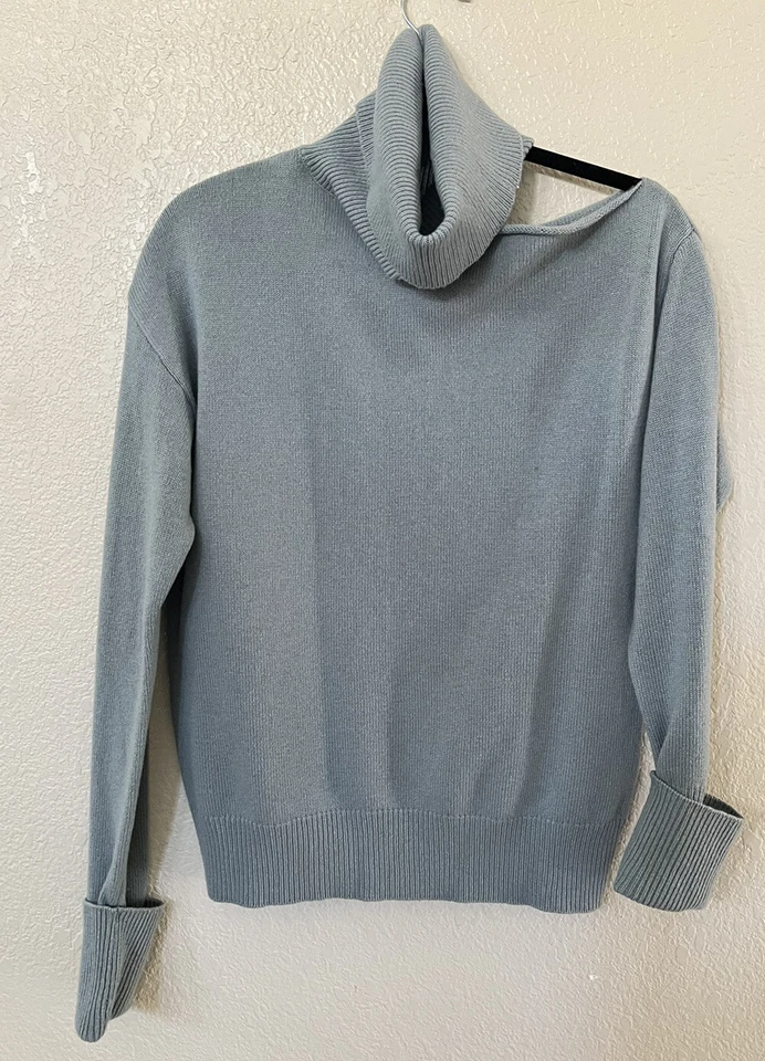 Nuevo Suéter PAIGE Para Mujer Raundi Recortado Hombro En Azul Piedra Talla M $259 Foto 3 de 4