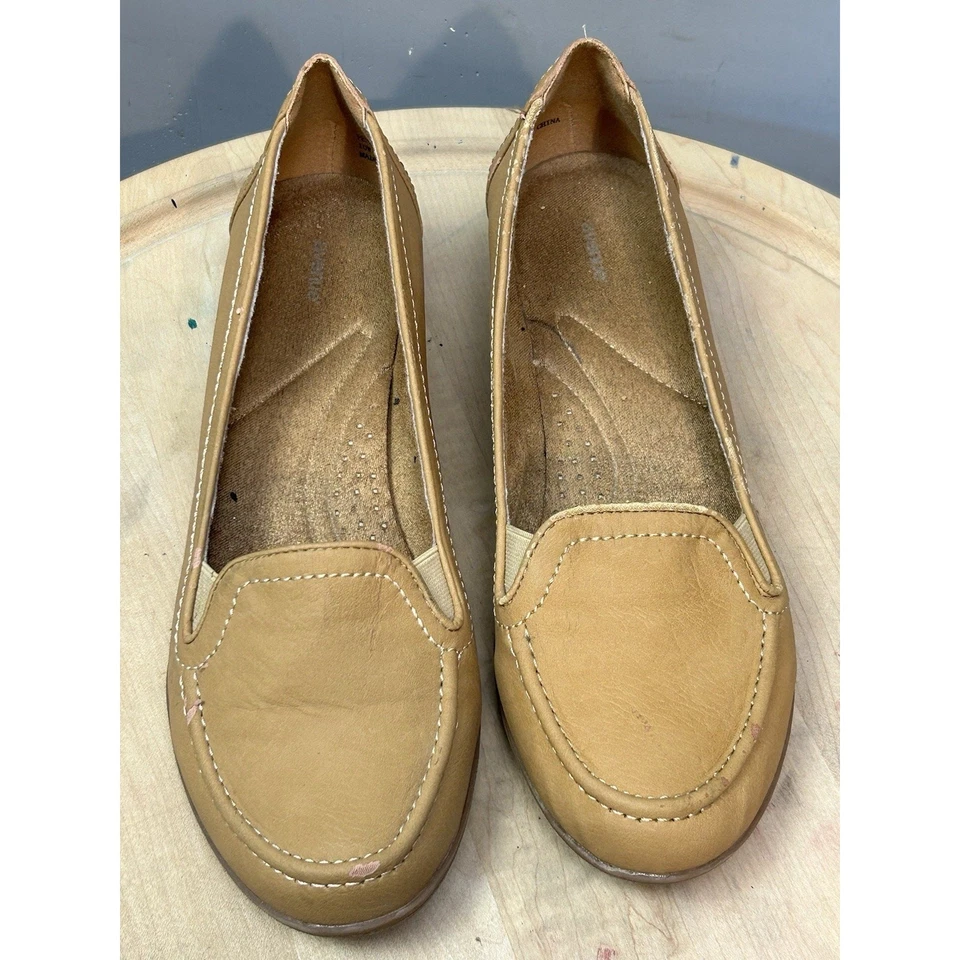 Mocasín Avenue para mujer 10W tostado peppy sin cordones cómodo elástico Foto 2 de 4