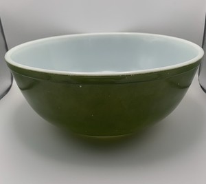 Vintage Pyrex Avocado Green 404 Mixing Bowl 4 QT Ovenware Made in USA Farmhouse