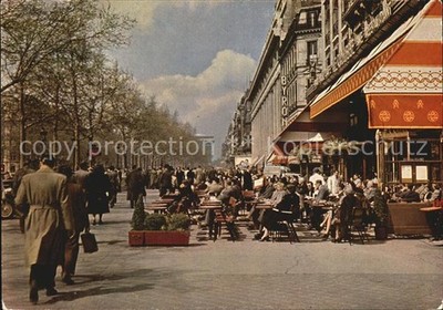 Paris Avenue des Champs Elysees Strassencafes