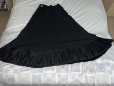 Antique Victorian Ladies Skirt, Full length, Full lining, Ruffled lower, 1900's.