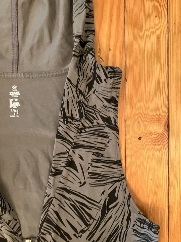 Chaleco Chaqueta Zumba Camuflaje Ligero Con Capucha Gris Talla Pequeños Bolsillos Foto 3 de 4