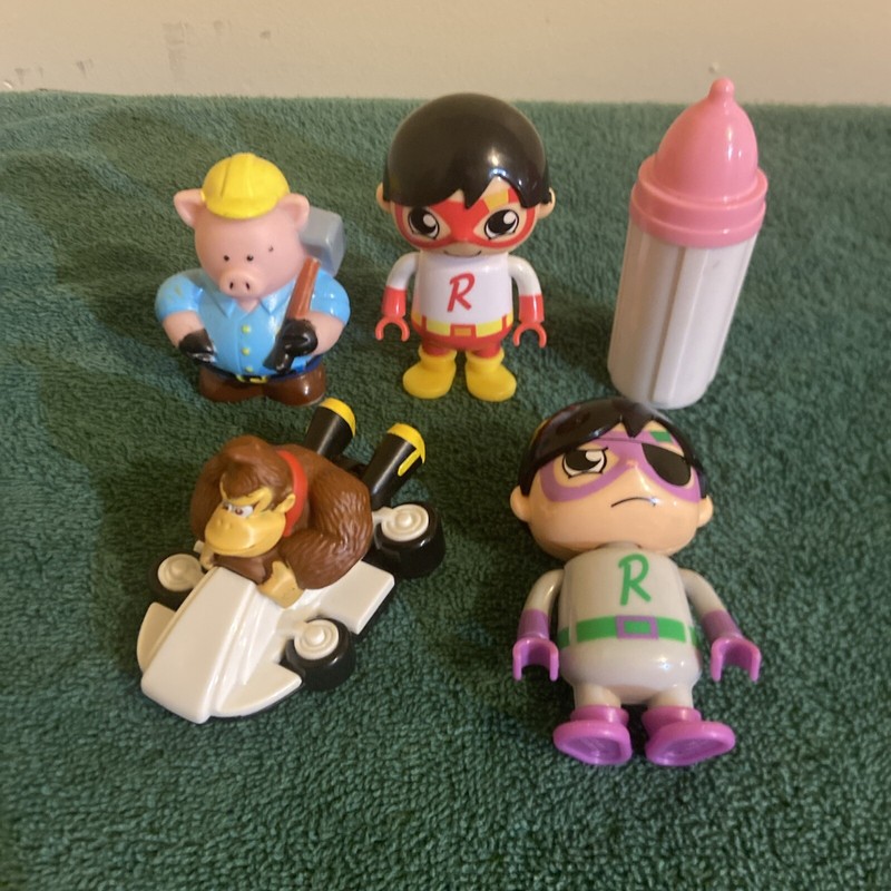 Miscellaneous Lot Of 5 Toys - Ryan's World, Donkey Kong + More
