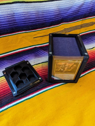 Magic The Gathering Commander Display Deck Box For 100 Double Sleeved Cards - Picture 7 of 16
