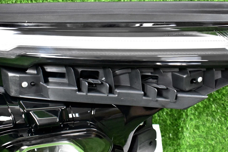 Faro proyector LED completo pasajero Chevy Trailblazer 2024-2025 Foto 4 de 4