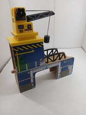 Thomas Brio Wooden Imaginarium Railway Magnetic Crane on Bridge/ Loading Dock