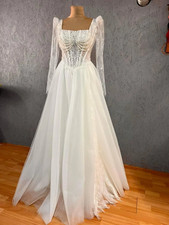Elegant Long Sleeves Beaded Wedding Dresses Square Neck Lace Appliques Bridal