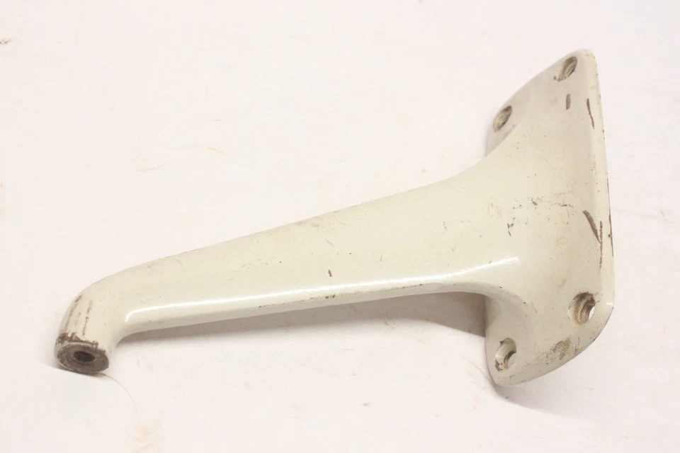 Soporte de espejo retrovisor lateral exterior original para camioneta Dodge B100 1969-73 2956968 diestro Foto 2 de 4