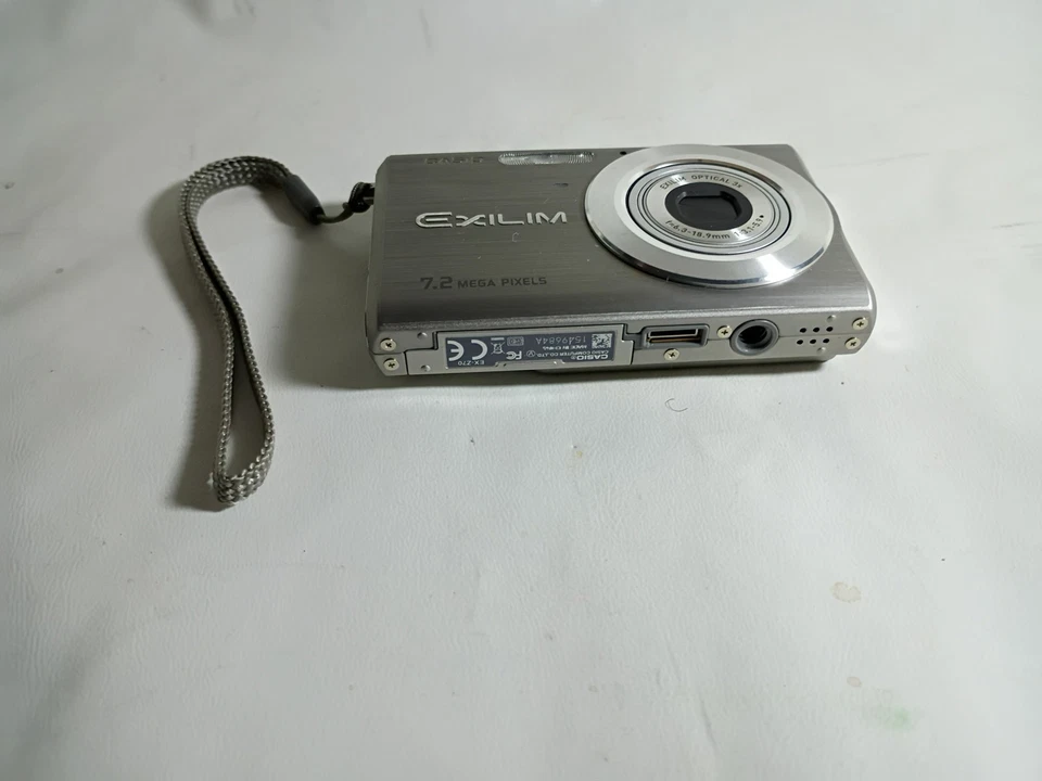 Casio Exilim EX-Z70 Digital Camera 7.2MP 3x Zoom w/ Battery No Charger 512MB SD - Image 3 of 4
