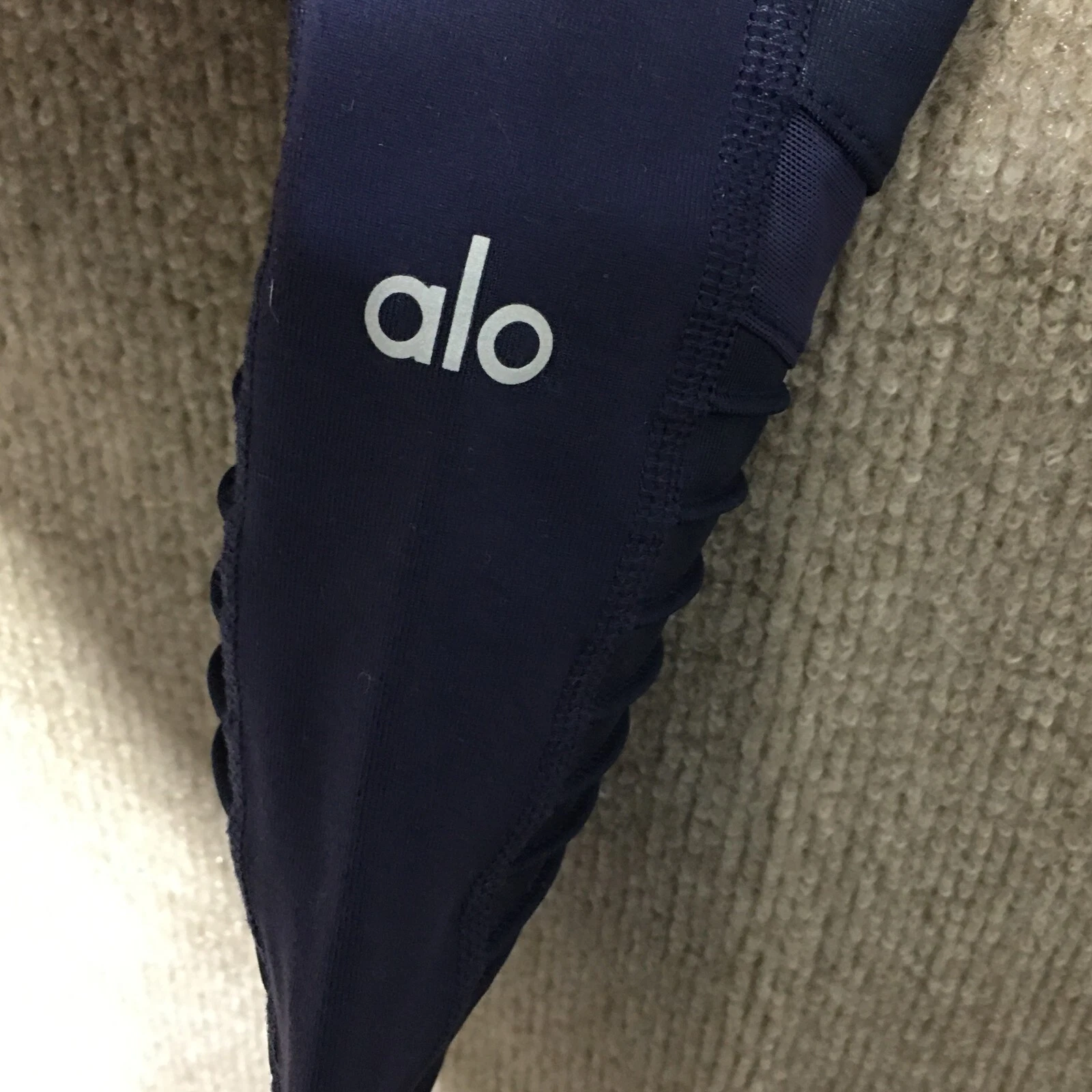 alo-yoga athletic navy ankle length yoga leggings