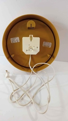 1970s Sears Harvest Gold Wall Clock - Works READ - Picture 3 of 5