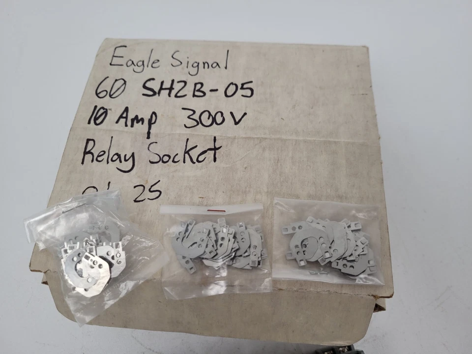 (Lote de 20) 60SH2B-05 G+W Eagle Signal 10 Amp 300 Voltios Base de Enchufe - Nuevo Foto 2 de 4