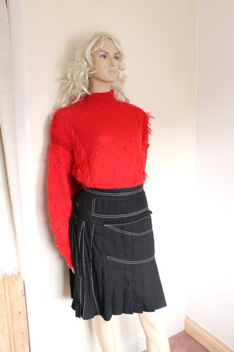 Red aran handknitted vtg 80s/90s fringed gothic mohair wool jumper size M/12–14 - Picture 11 of 13