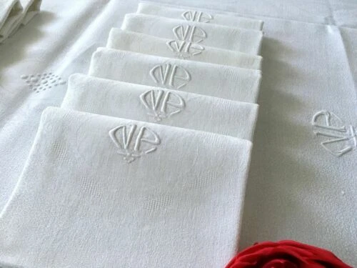 Textiles du XIXe siècle et avant nappes en lin