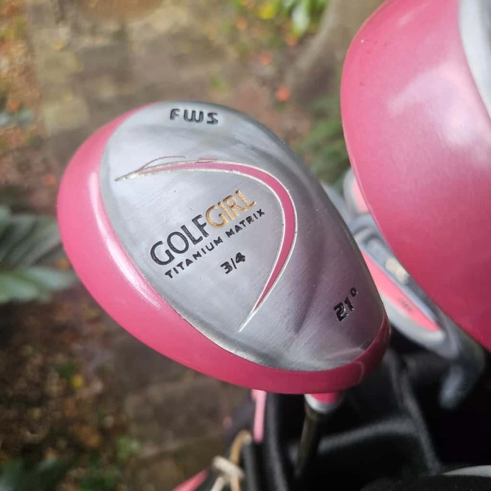 Golf Girl FWS 12 Piece Golf Set RH Graphite Womens Golf Cart Bag Headcovers - Image 4 of 4