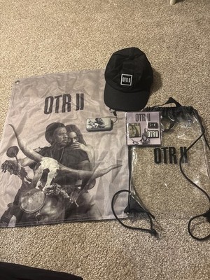 Beyonce Jay Z ON THE RUN II 2018 Tour Bag Collectible Banner & More