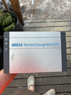 Waeco Perfect Charge MCA1225 Batterieladegerät