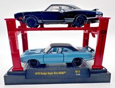 M2 Machines Auto-lift 1970 Dodge Super Bee Hemi 164 Diecast 2-pack Se
