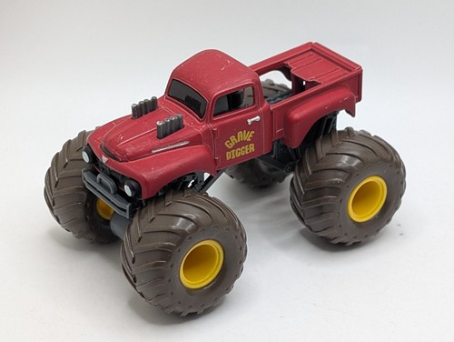 4 Monster Jam Monster Trucks Grave Digger vs El Toro Loco Team Meents GD Pickup - Picture 11 of 17
