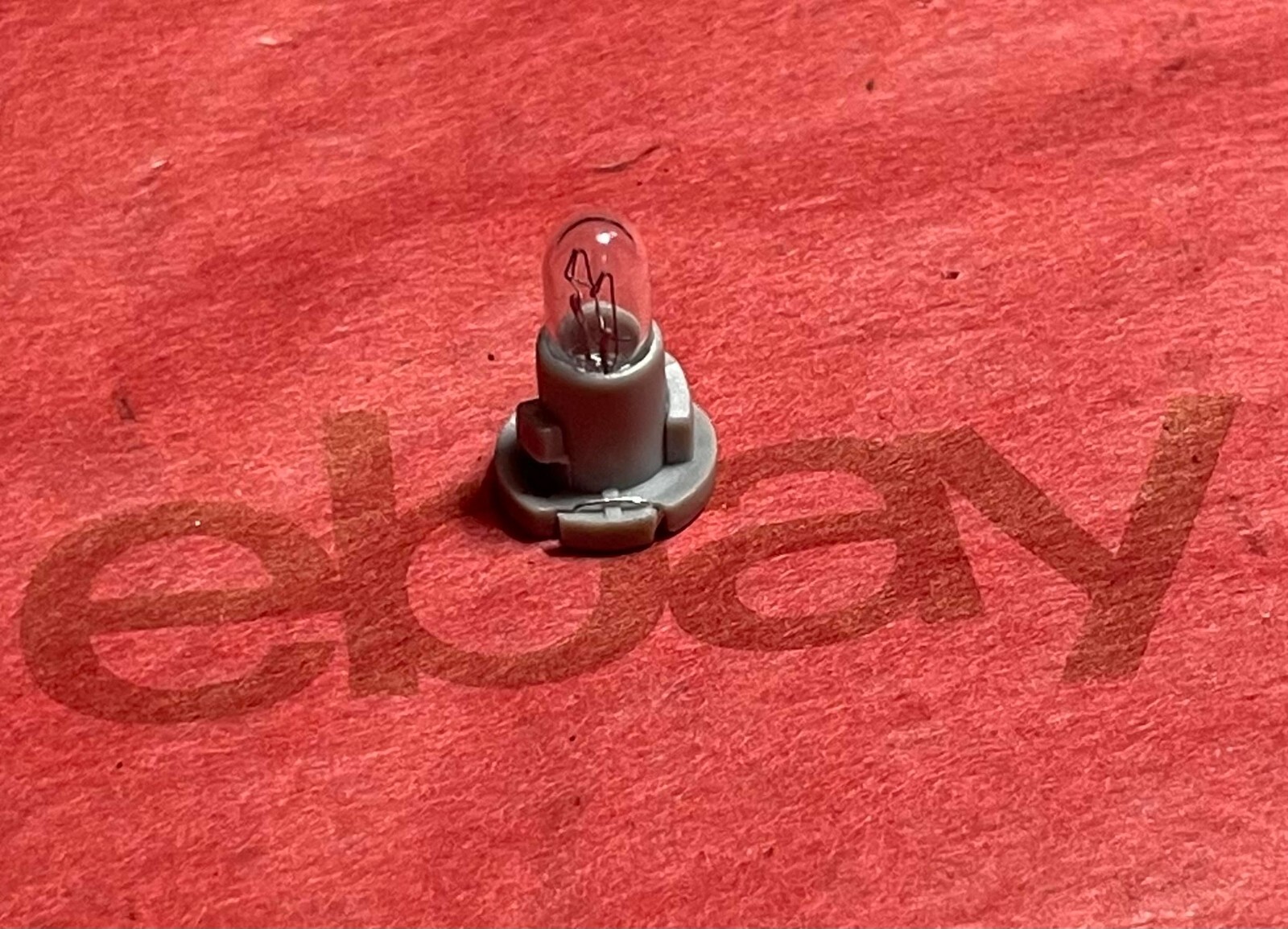 2506796C1 Genuine Navistar International Instrument Cluster Bulb OEM 2506796c1-genuine-navistar-international-instrument-cluster-bulb-oem