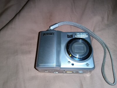 Kodak EasyShare C663 6.1 MP Digital Camera Silver 34-102mm AF 3x