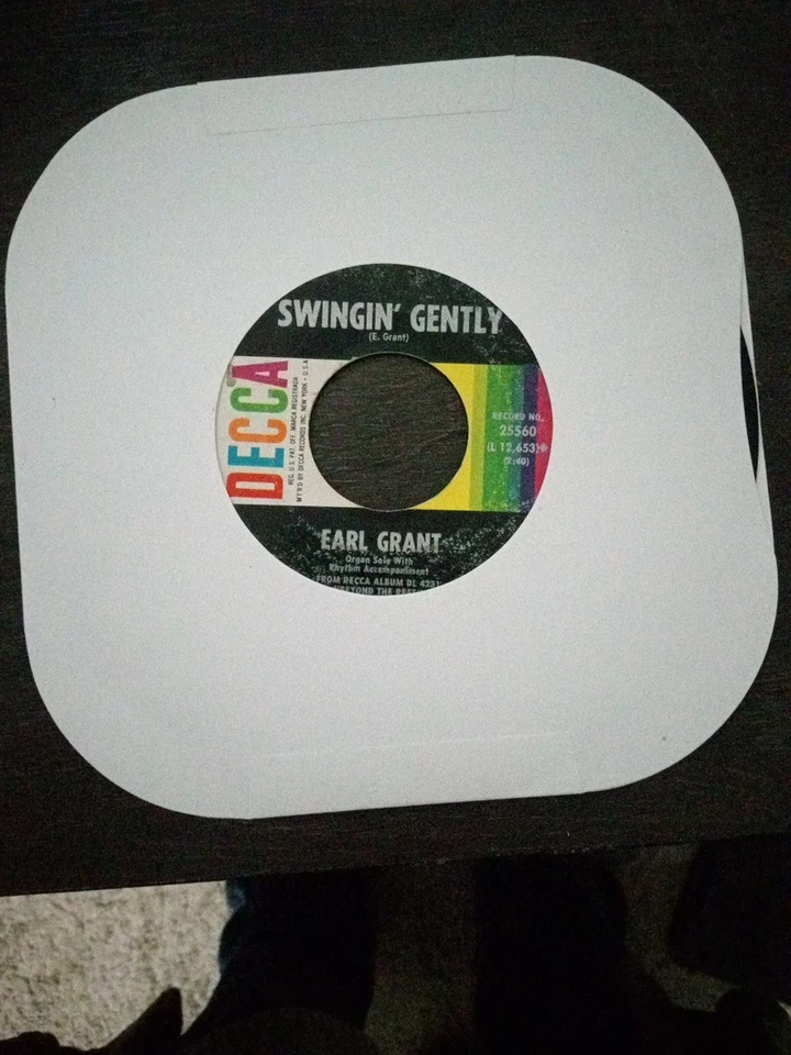 Earl Grant Swingin Gently/Beyond The Reef by Decca Records 7" Vinyl 45rpm Record - Image 2 of 4