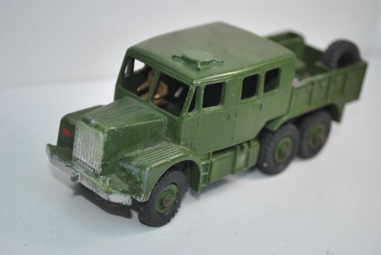 Dinky 689, Medium Artillery Tractor - Free Price Guide & Review
